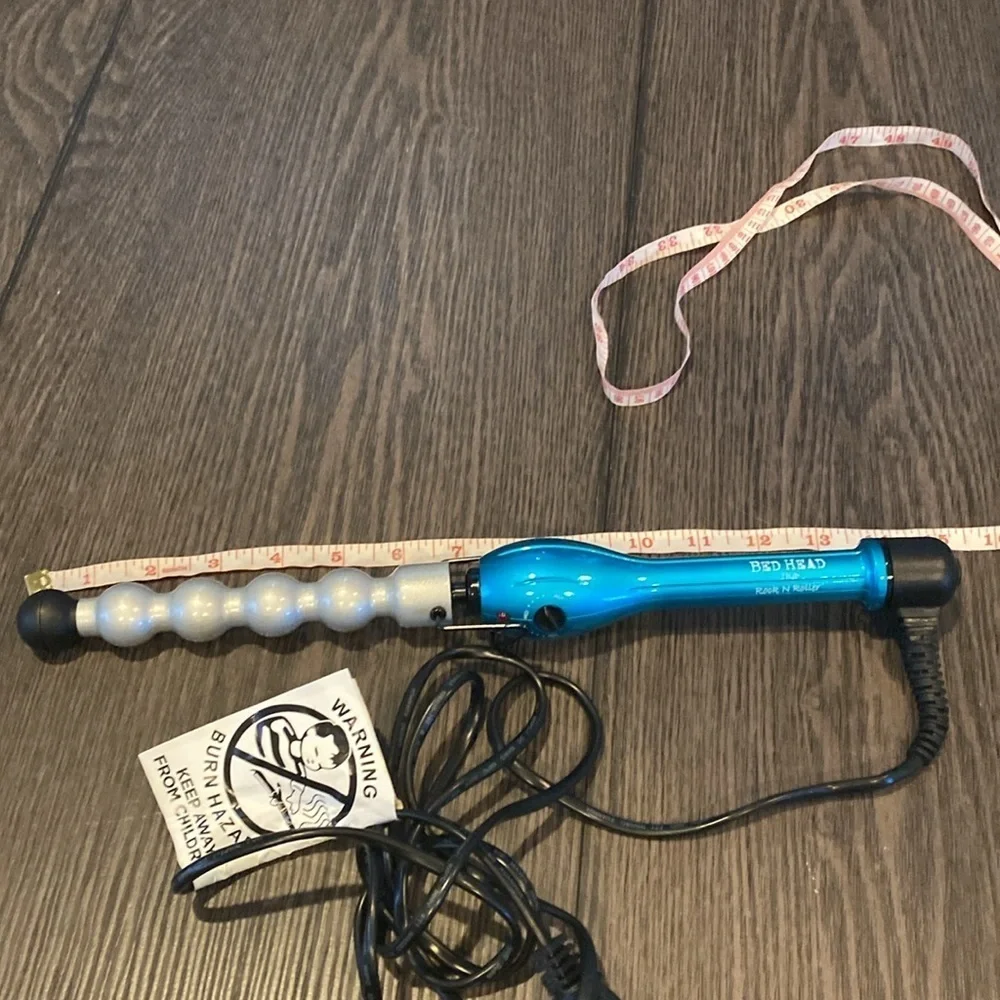 Tigi BED HEAD Rock n Roller curling wand.